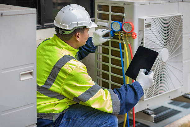 Professional Emergency Hvac Repair technician working in Mackey, IN
